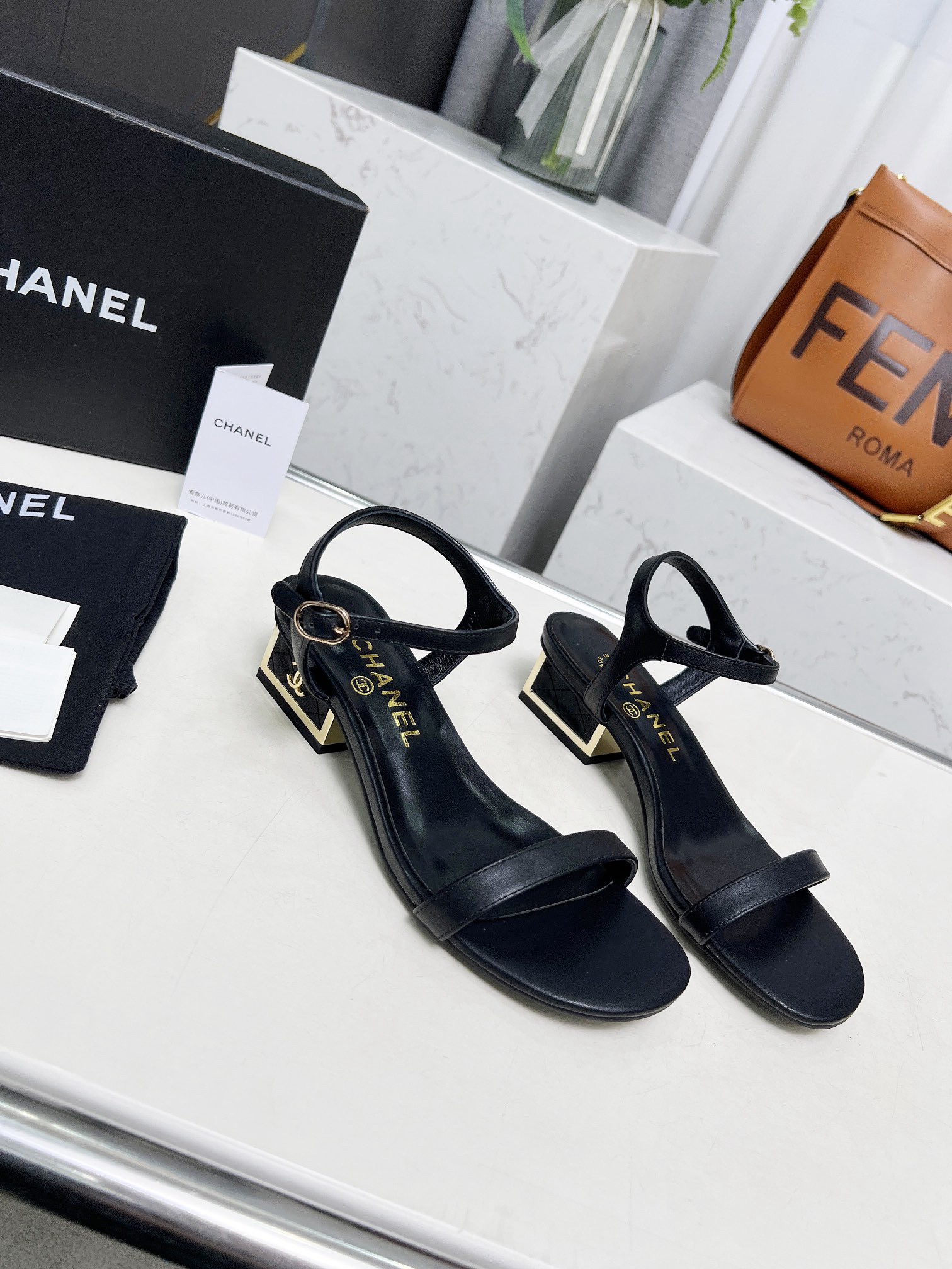 Women Top Quality C*hanel shoes