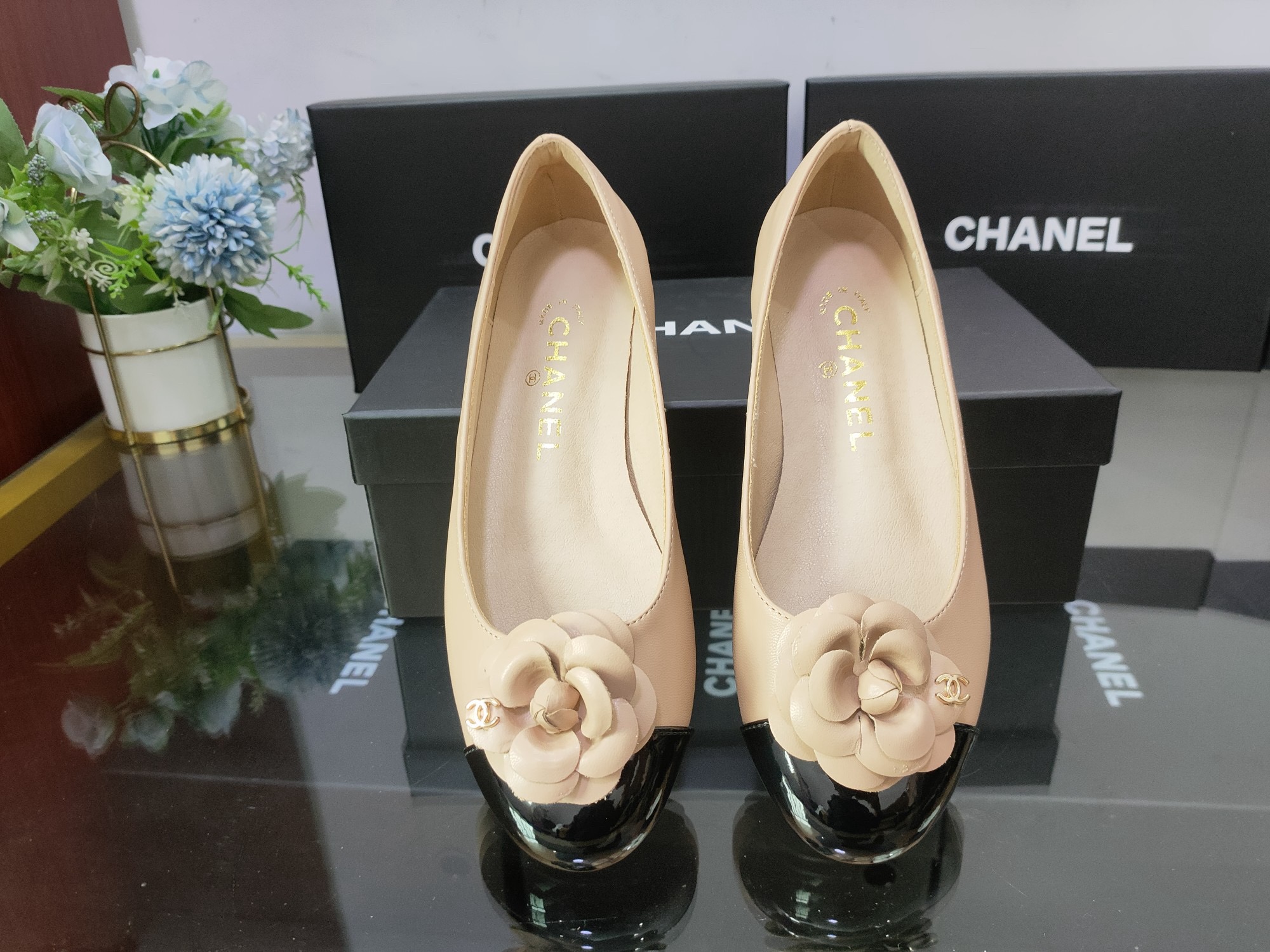 Women Top Quality C*hanel shoes