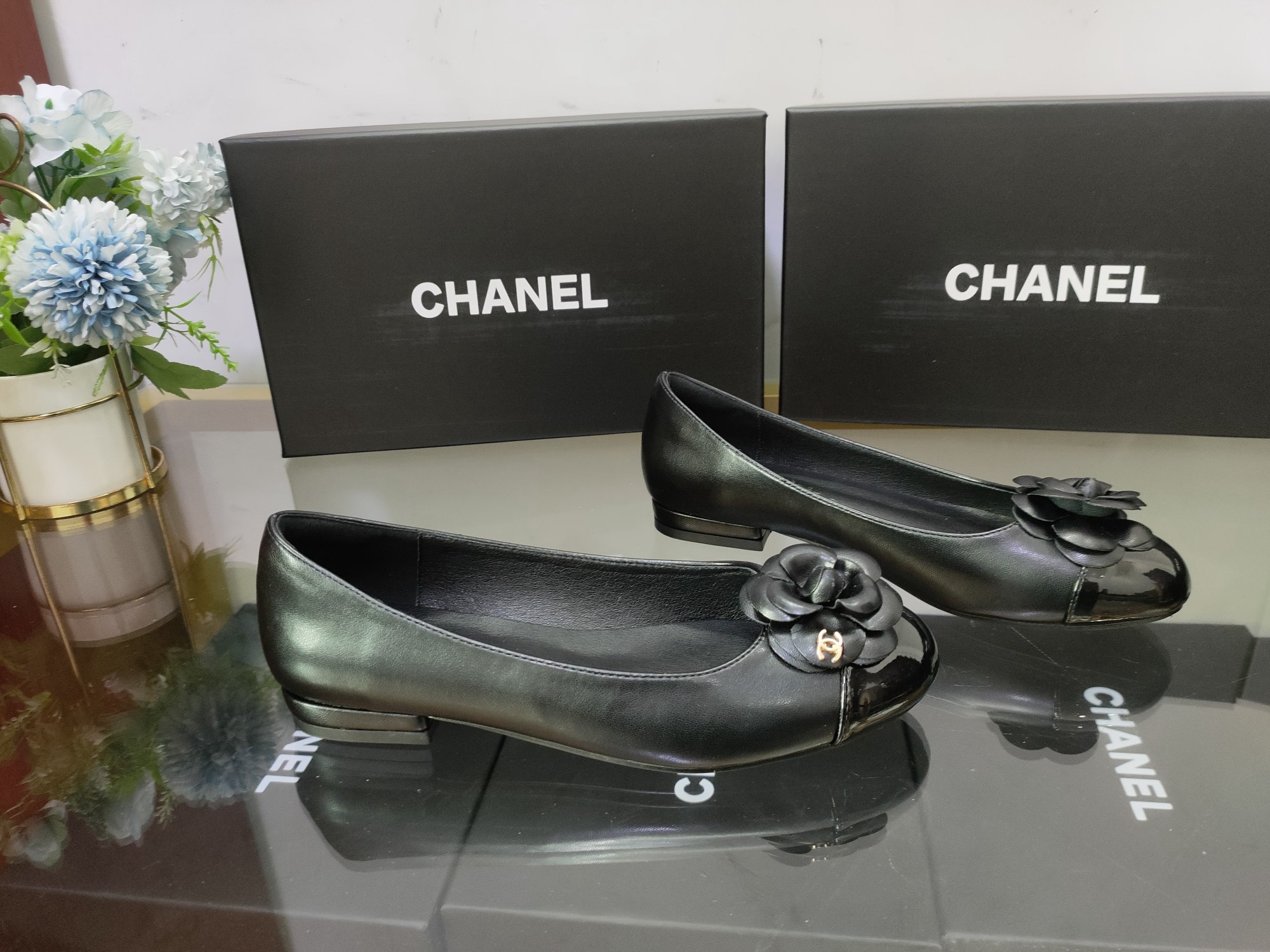 Women Top Quality C*hanel shoes