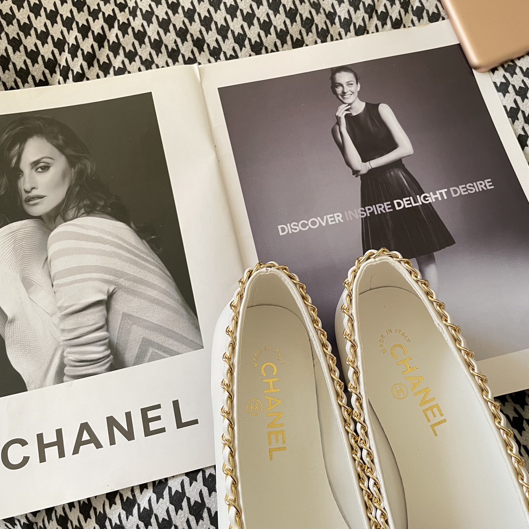 Women Top Quality C*hanel shoes