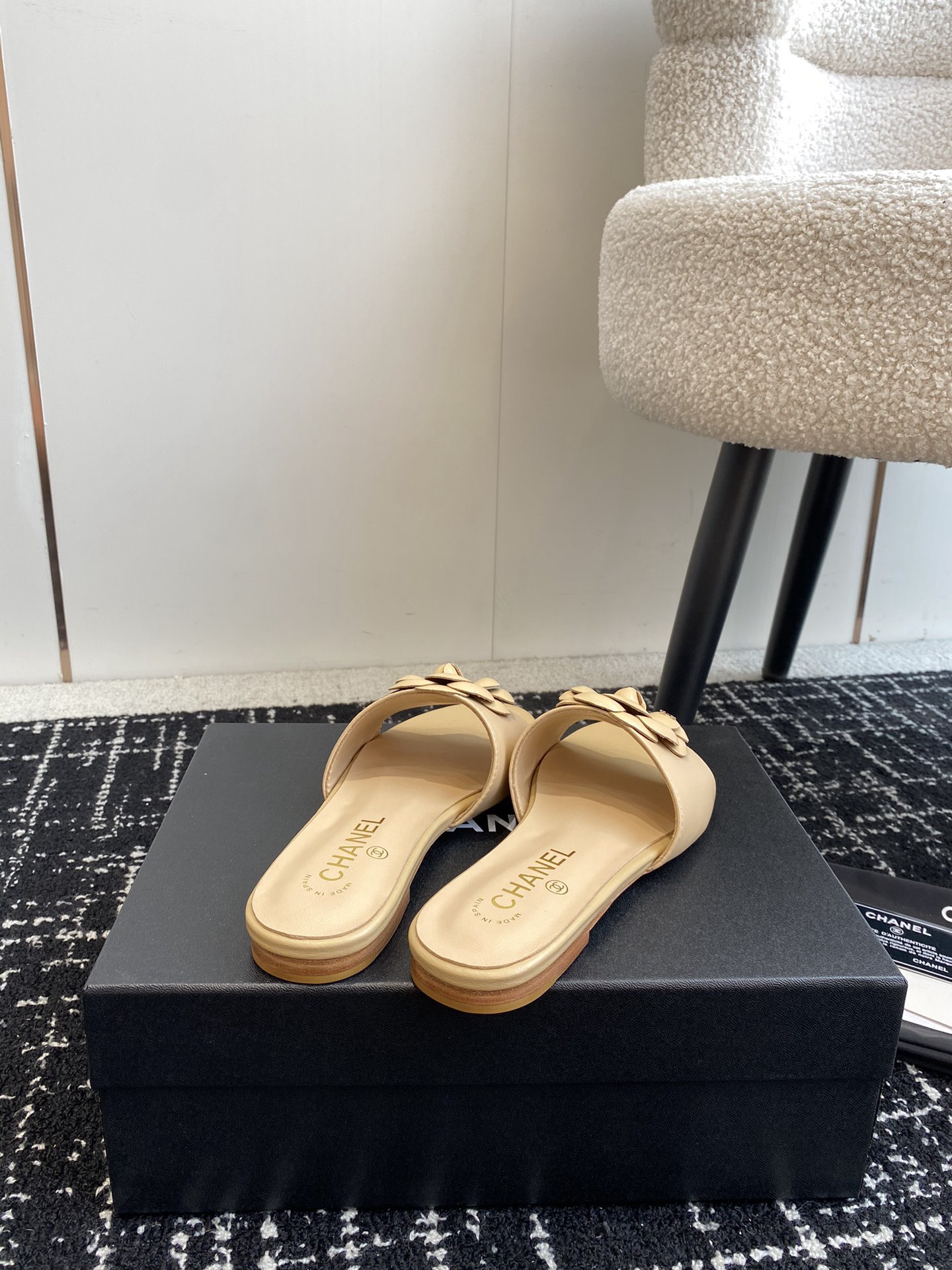 Women Top Quality C*hanel shoes