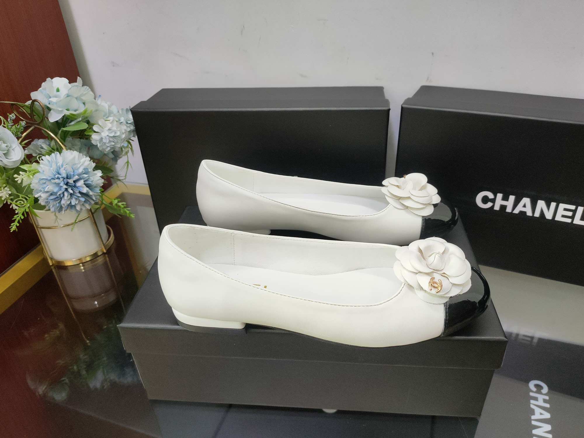 Women Top Quality C*hanel shoes