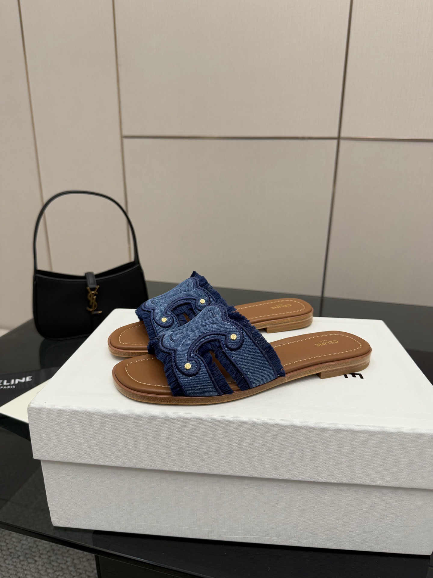 Women Top Quality C*eline shoes