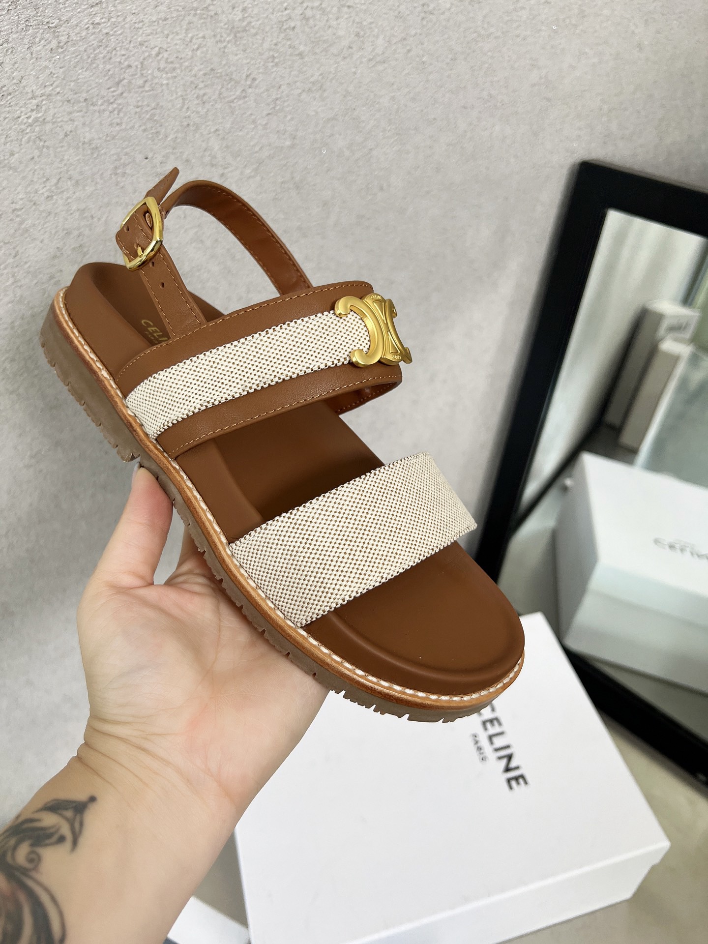 Women Top Quality C*eline shoes