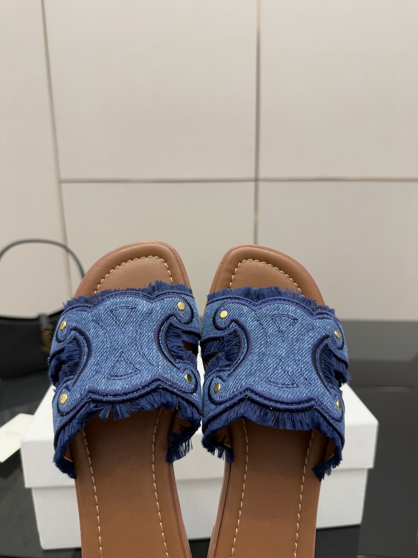 Women Top Quality C*eline shoes