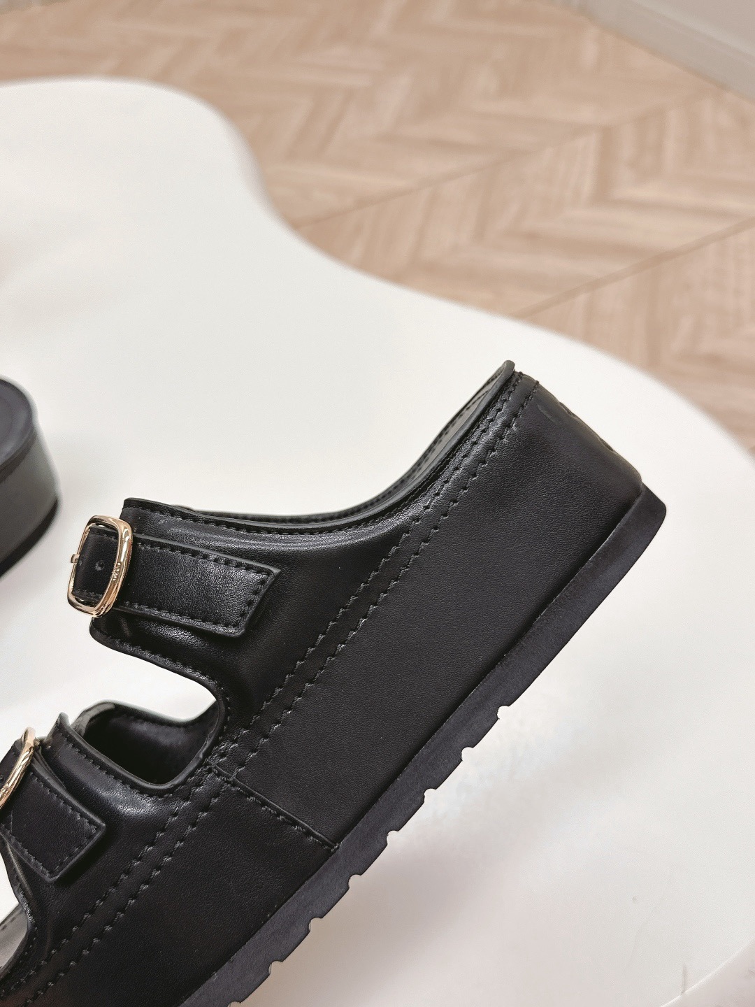 Women Top Quality C*eline shoes