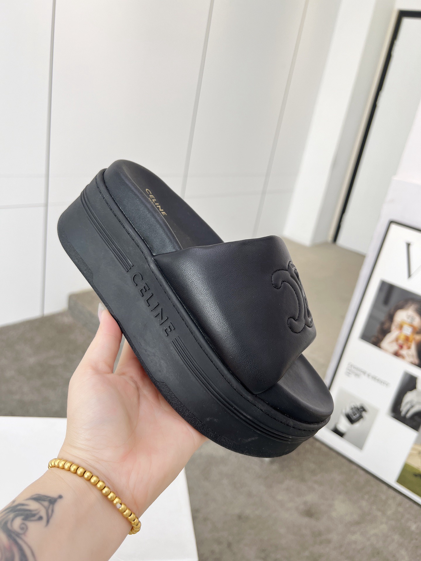 Women Top Quality C*eline shoes