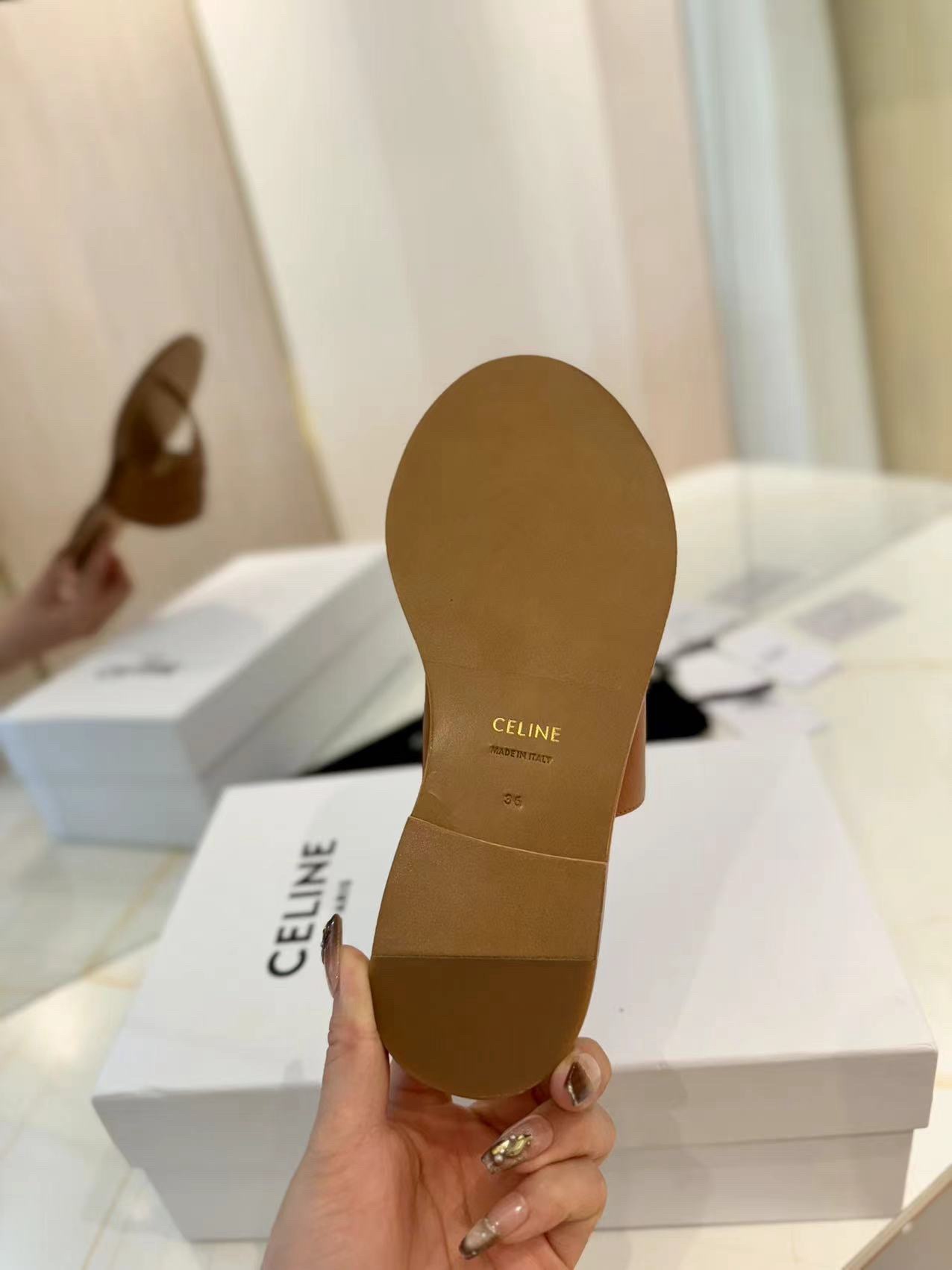 Women Top Quality C*eline shoes