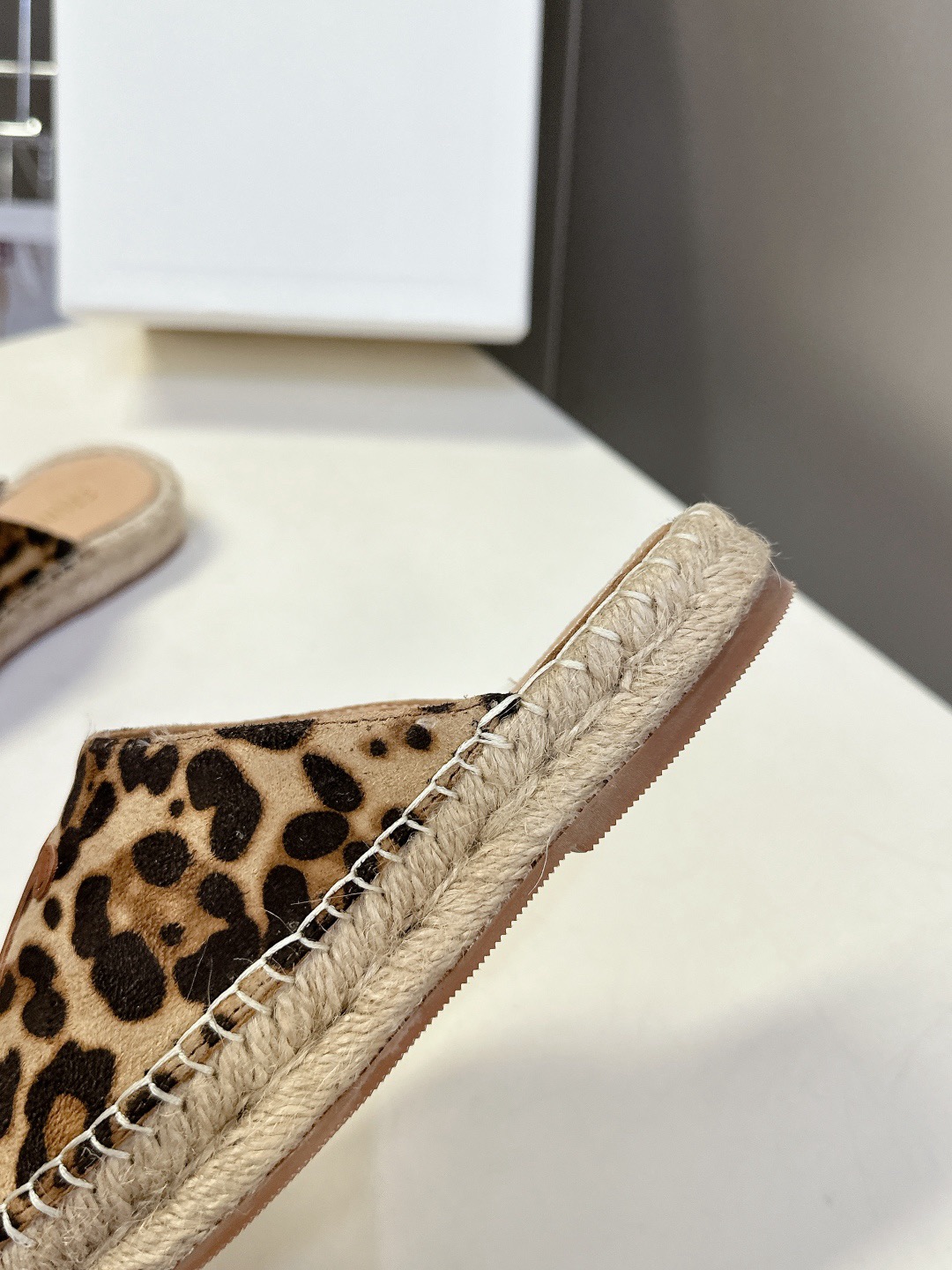 Women Top Quality C*eline shoes