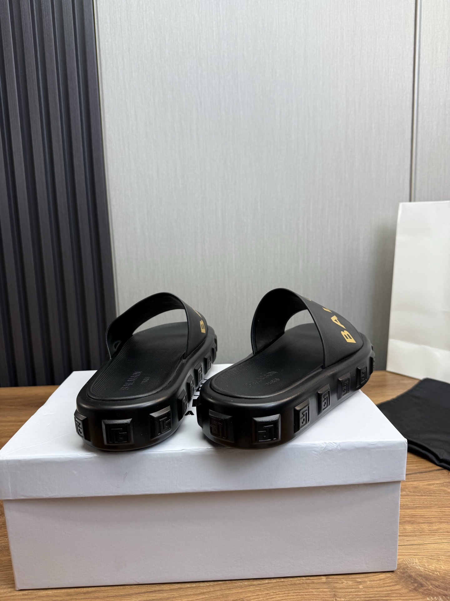 Women Men Top Quality B*almain shoes