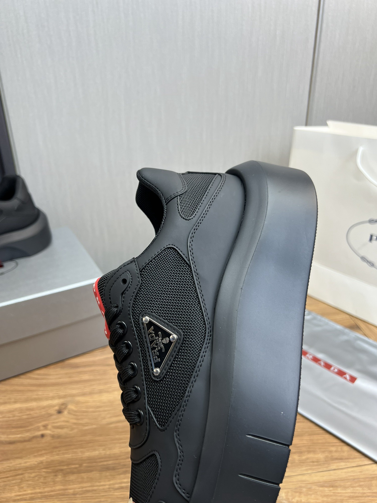 Women Men Top Quality P*rada shoes