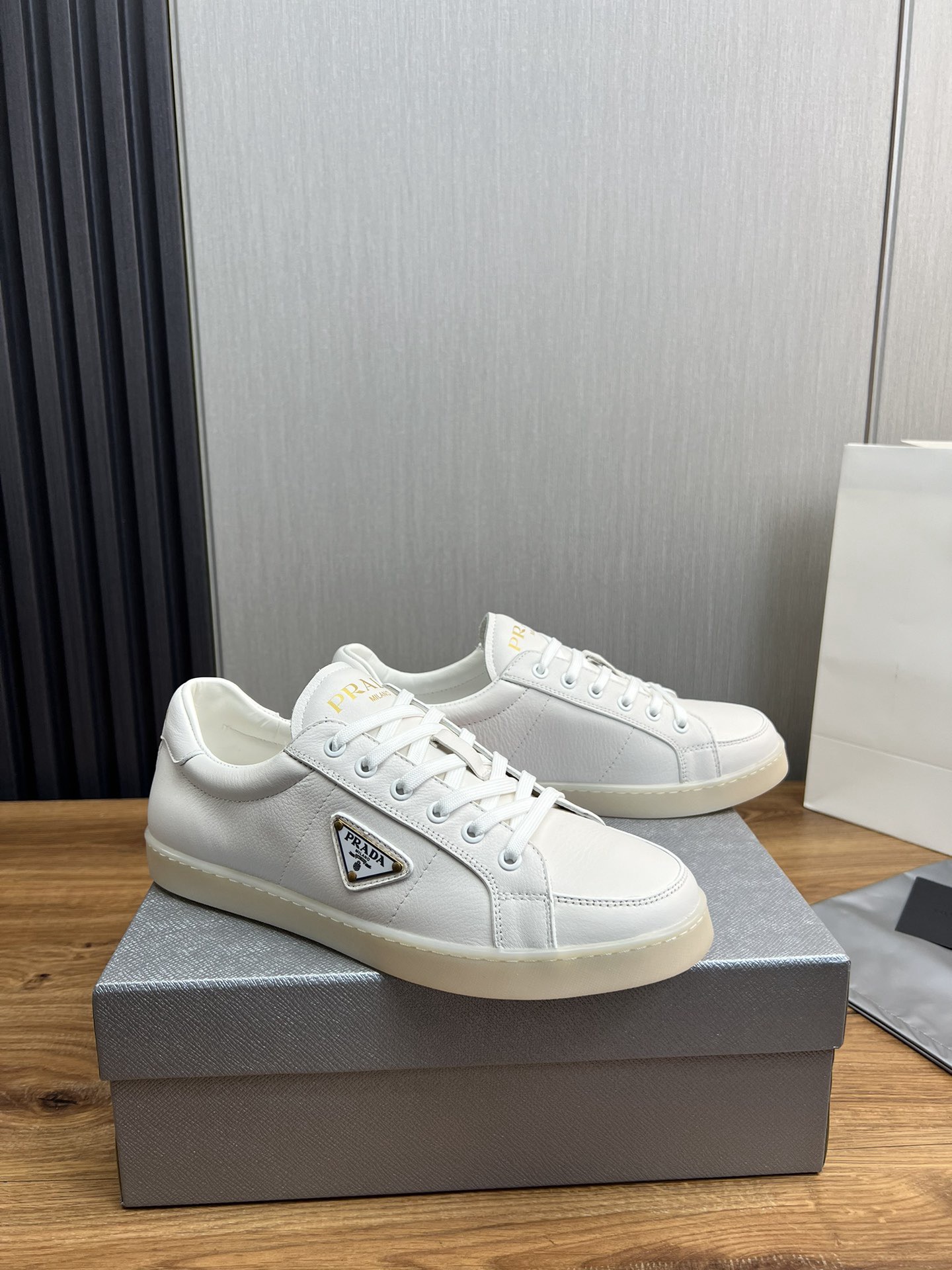 Women Men Top Quality P*rada shoes