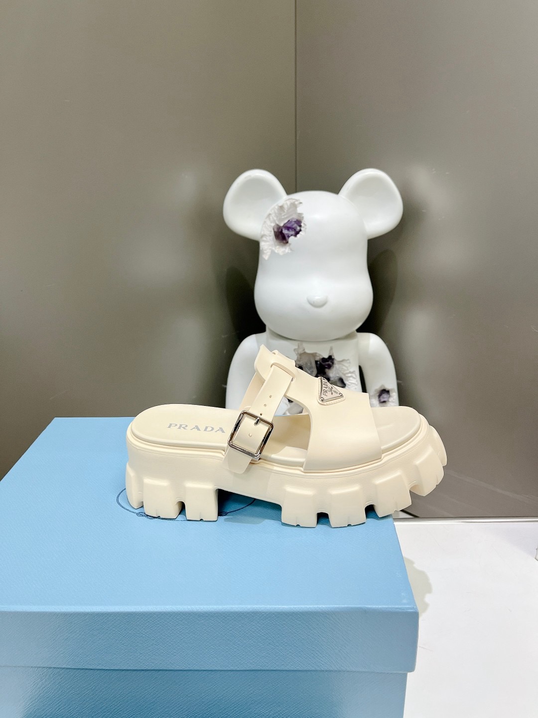 Women Top Quality P*rada shoes