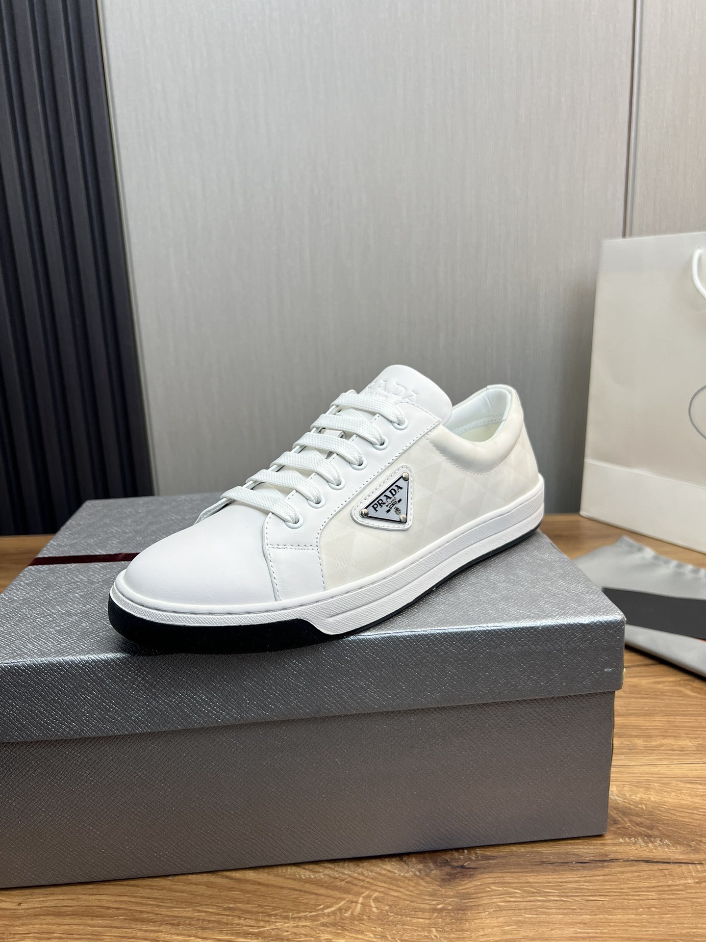 Women Men Top Quality P*rada shoes