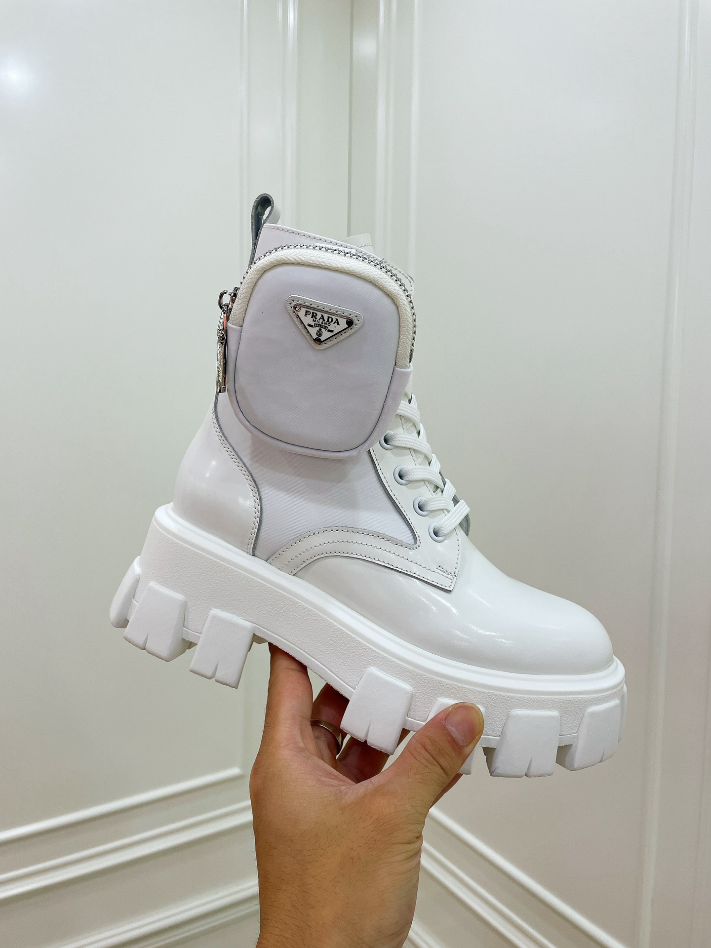 Women Top Quality P*rada shoes