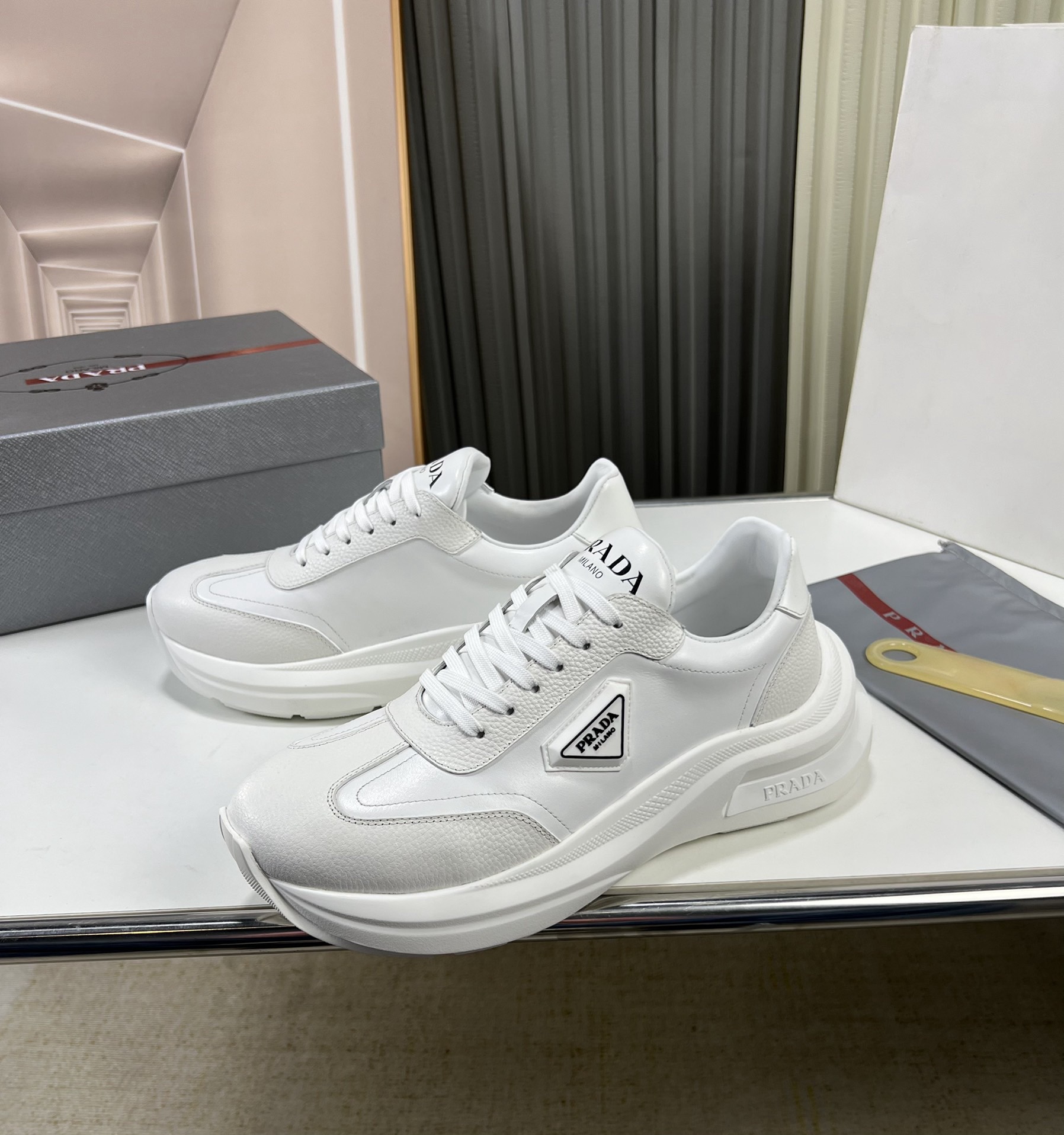 Women Men Top Quality P*rada shoes