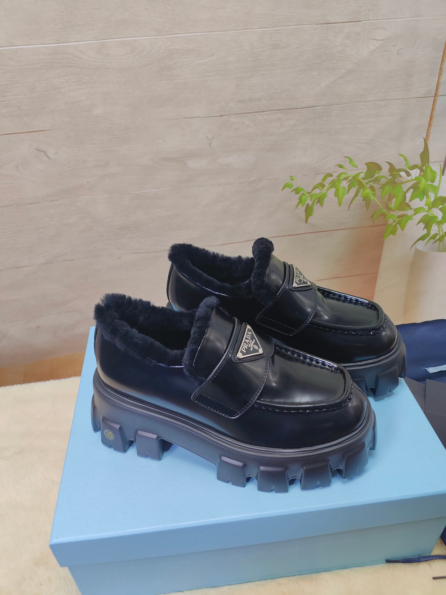 Women Men Top Quality P*rada shoes