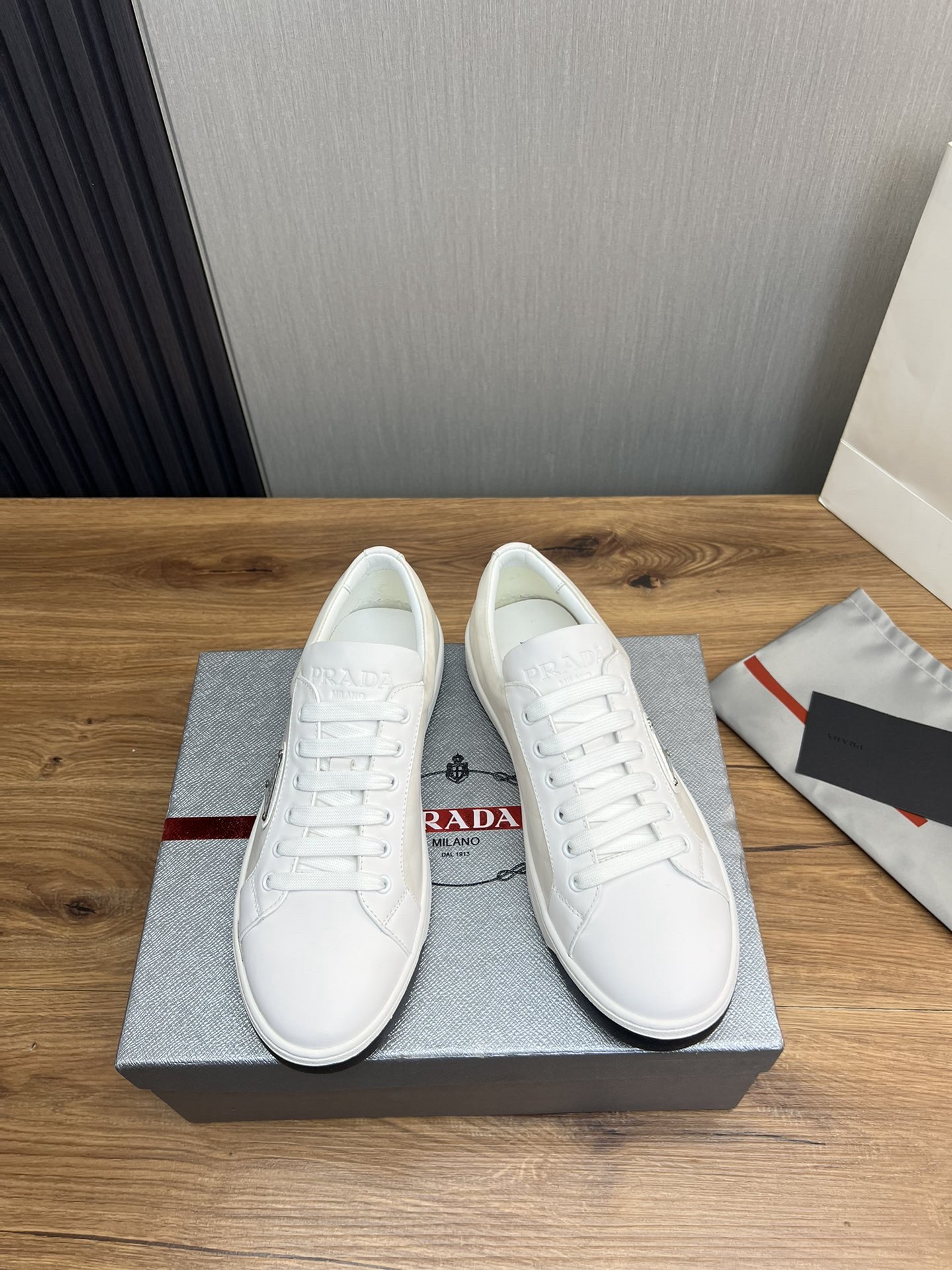 Women Men Top Quality P*rada shoes