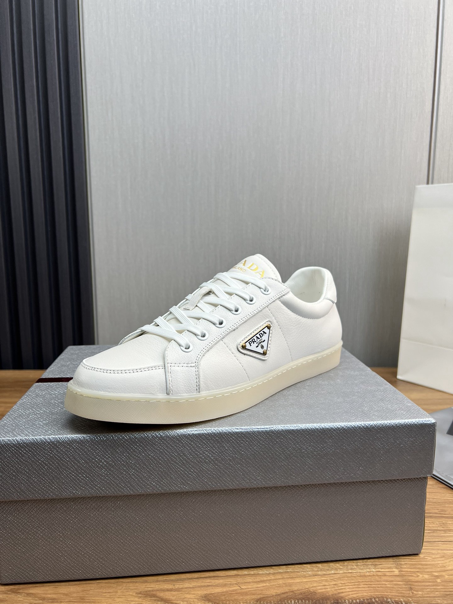 Women Men Top Quality P*rada shoes