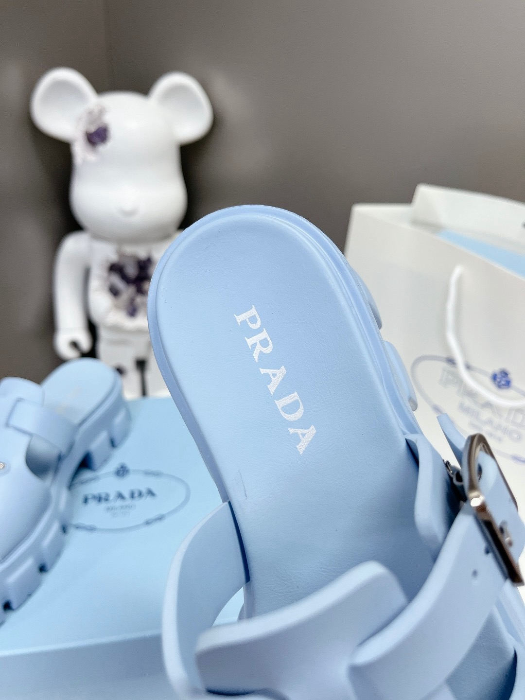 Women Top Quality P*rada shoes