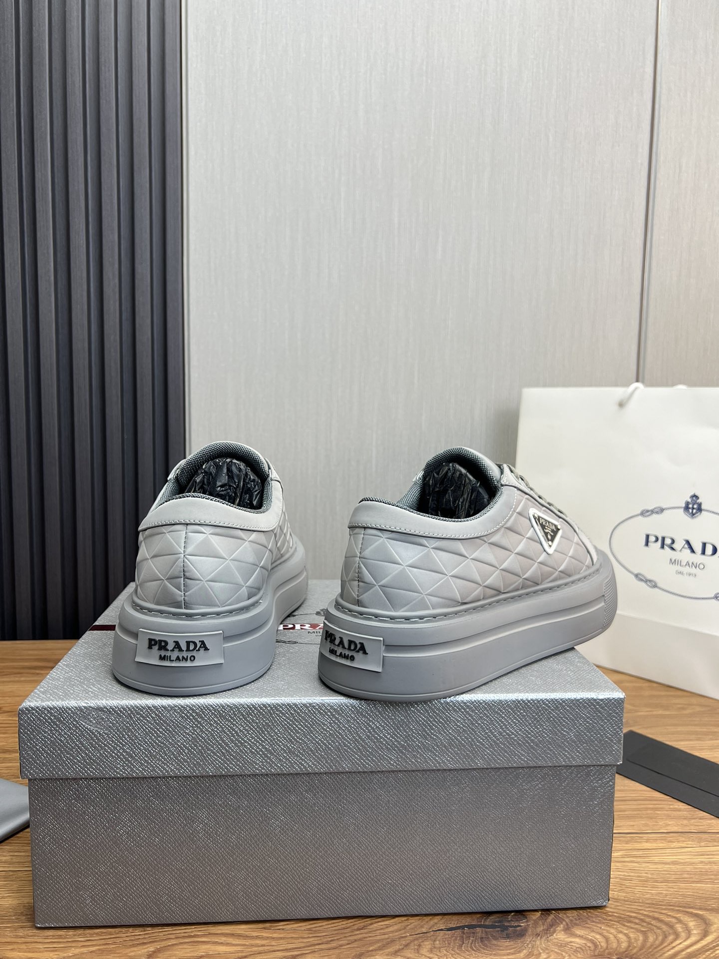 Women Men Top Quality P*rada shoes