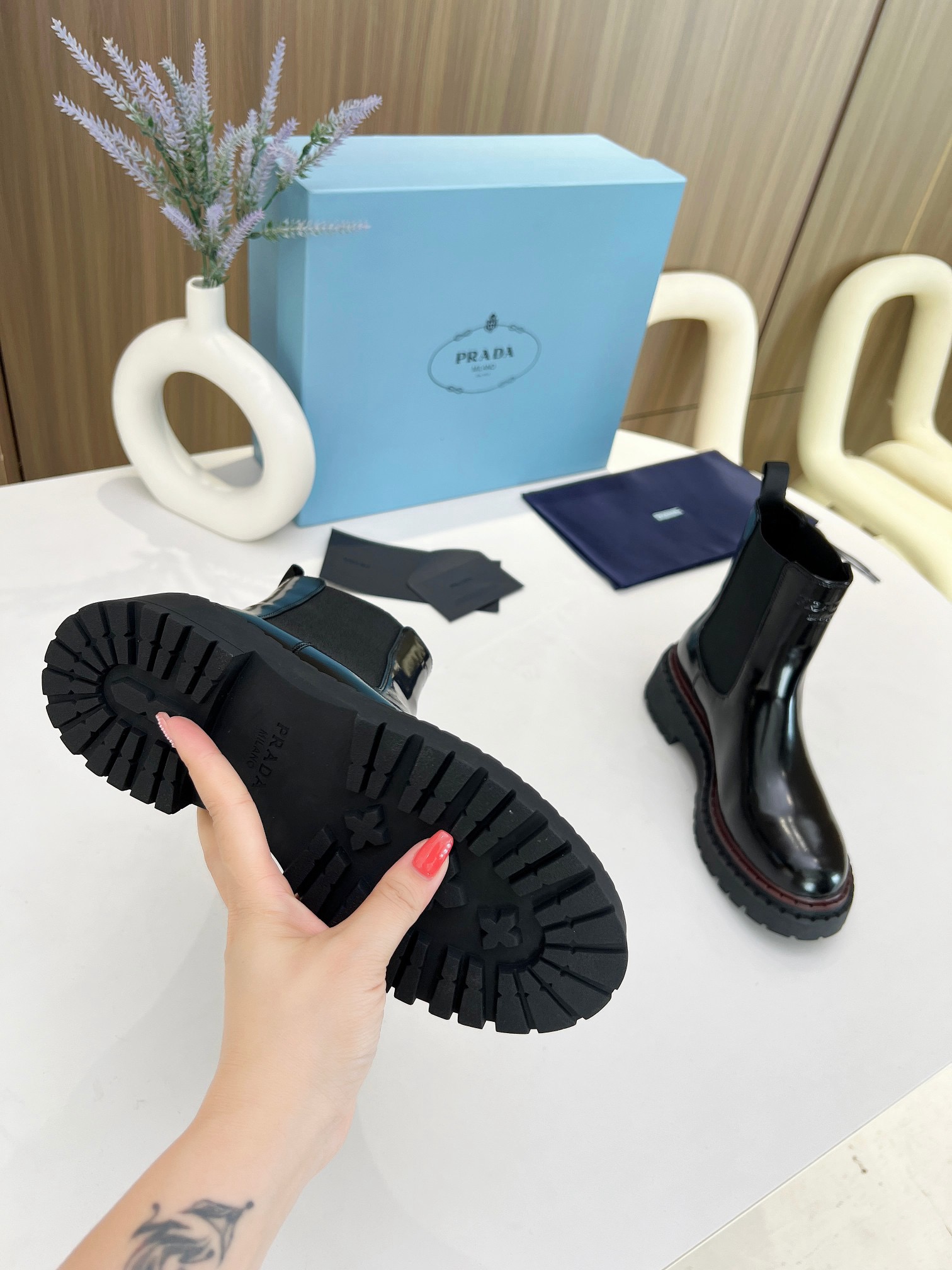 Women Top Quality P*rada shoes