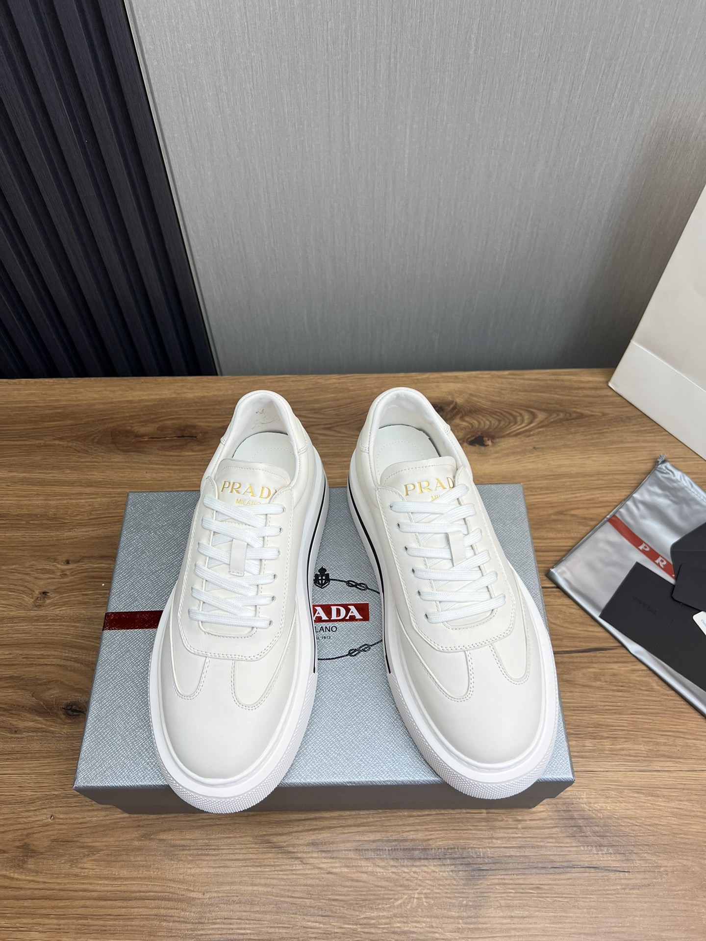 Women Men Top Quality P*rada shoes