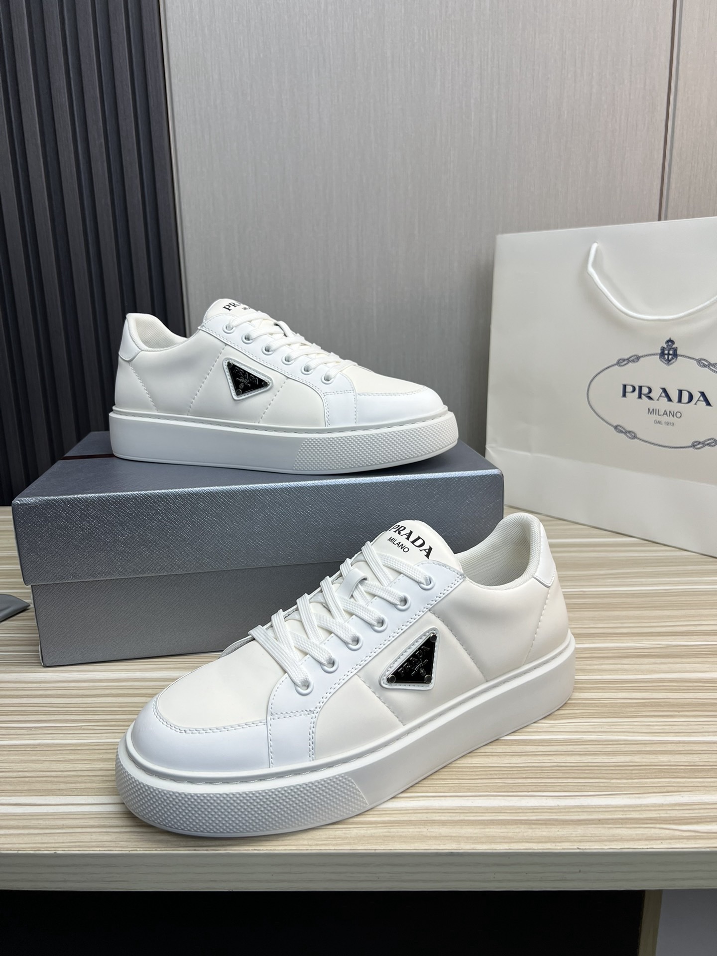 Women Men Top Quality P*rada shoes
