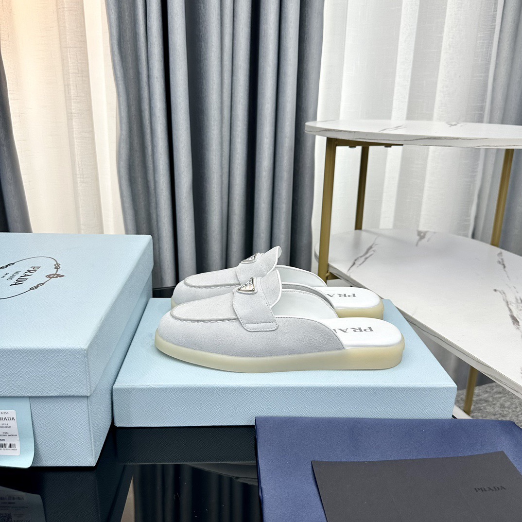 Women Top Quality P*rada shoes