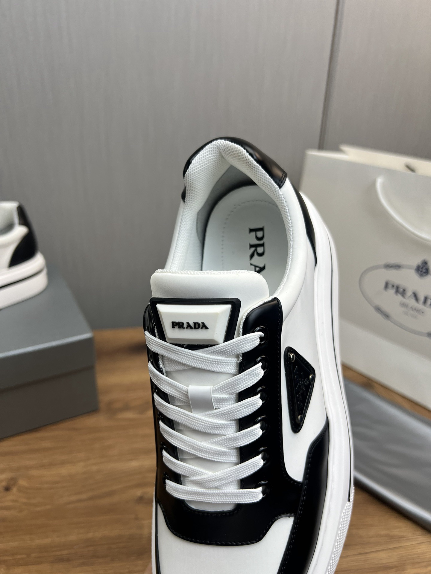 Women Men Top Quality P*rada shoes