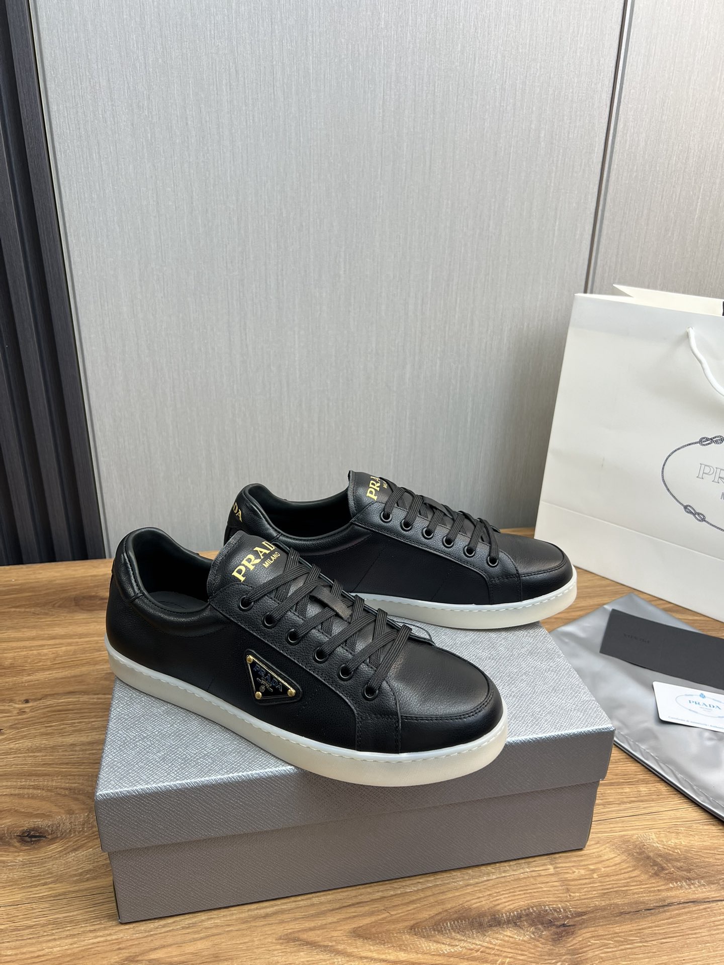 Women Men Top Quality P*rada shoes